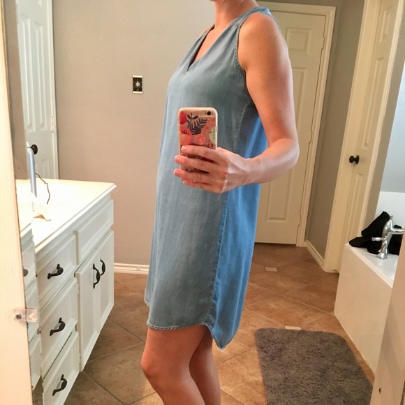 Chambray Dress - Picture 2 of 4